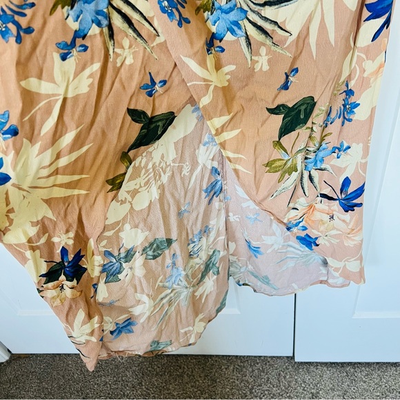 ASTR the label Penelope Dress in Paradise Floral Print Size Medium - Picture 9 of 13